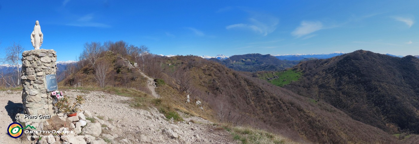 51 Alla Madonnina del Costone (1195 m) con vista a nord-est verso Salmezza e le Podone .jpg